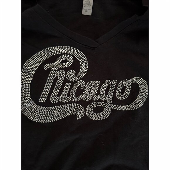 Chicago Band T-Shirt Womens 2XL Black Rhinestone Script Logo V-Neck Short - Picture 2 of 3